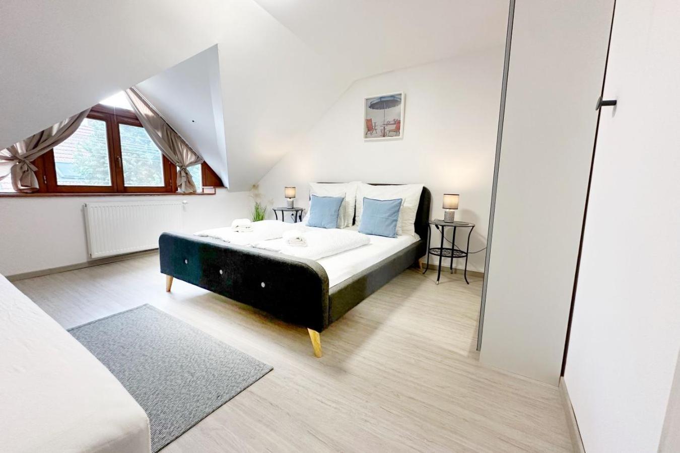 Dora Holiday House & Apartments Keszthely Exterior foto